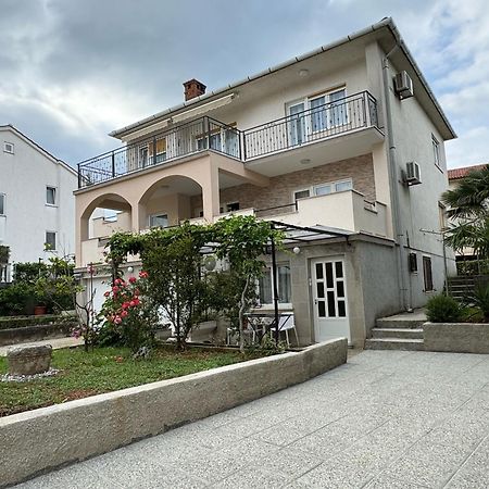 Apartment Dida Крк Екстер'єр фото